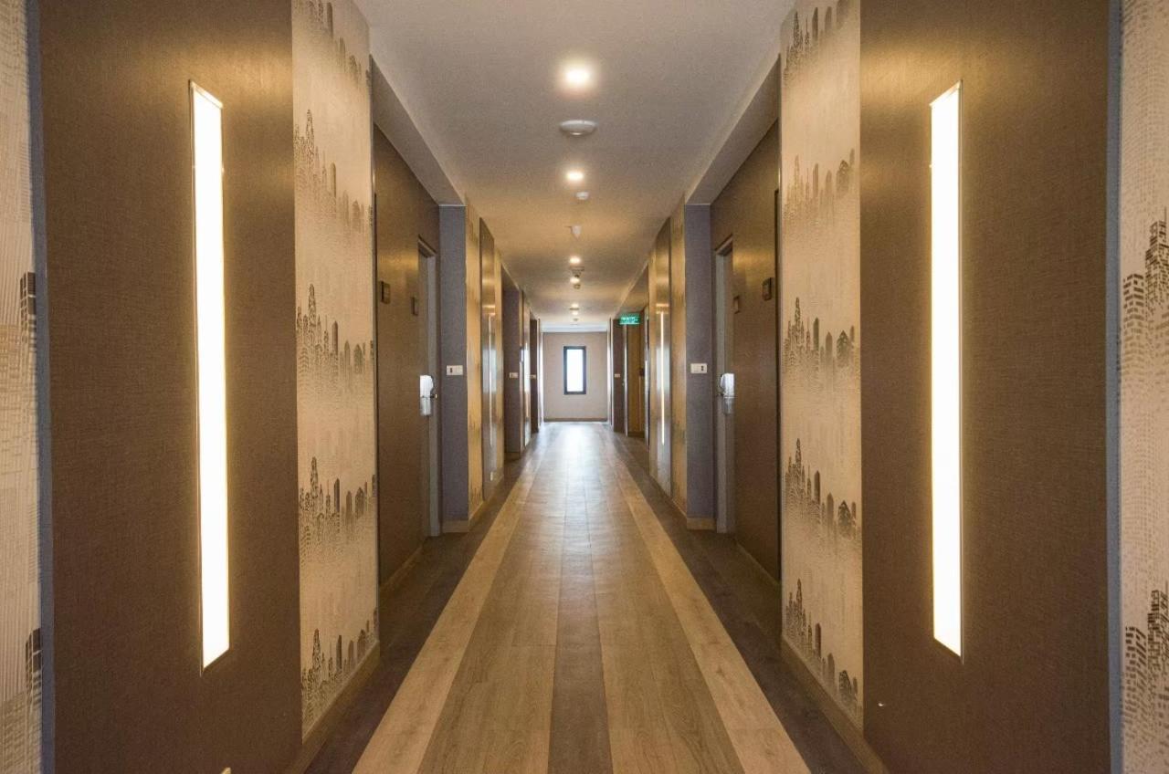 Marsi Hotel @ Bangchak Банкок Екстериор снимка
